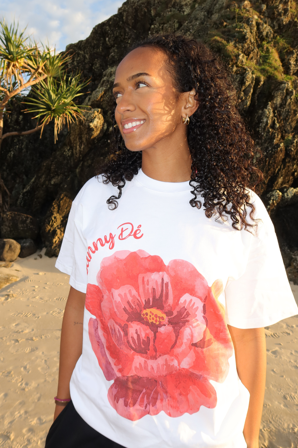 Gigi Oversized Tee Velvet Petals - White